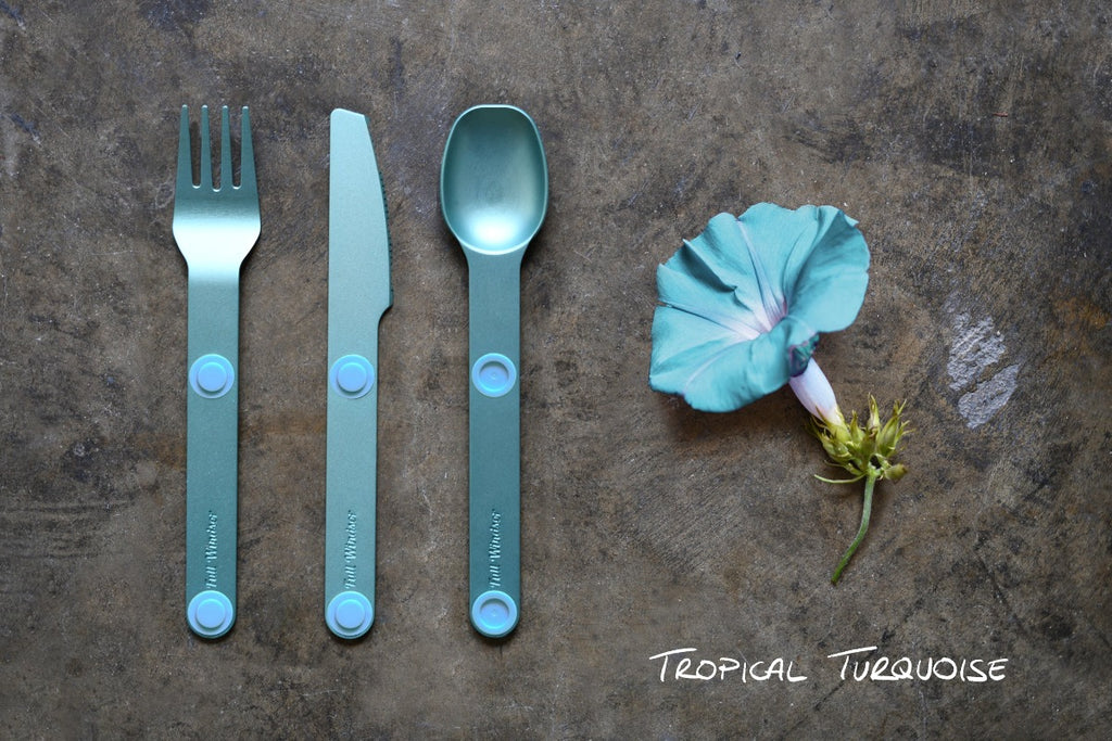 Magware magnetic portable outdoor utensil set in the nature-inspired Tropical Turquoise color design